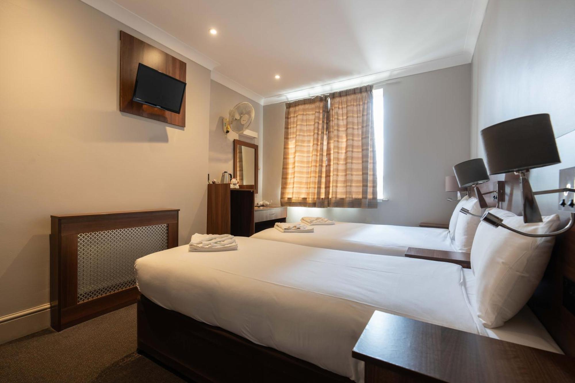 Ascot Hyde Park Hotel Лондон Экстерьер фото